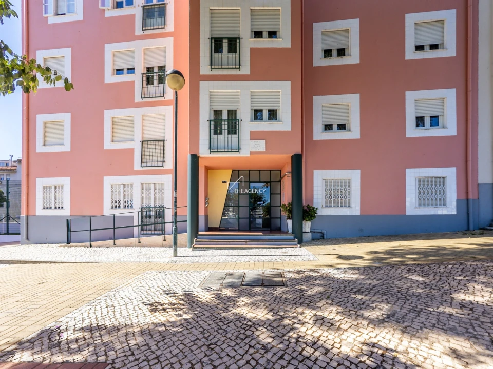 Apartamento T2 para Venda em Marvila Foto 1