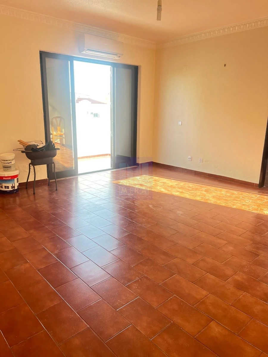 Apartamento T2 para Venda em Quarteira Foto 13