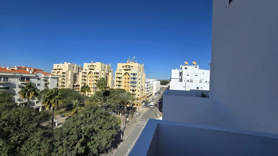 Apartamento T2 para Venda em Quarteira Foto 20