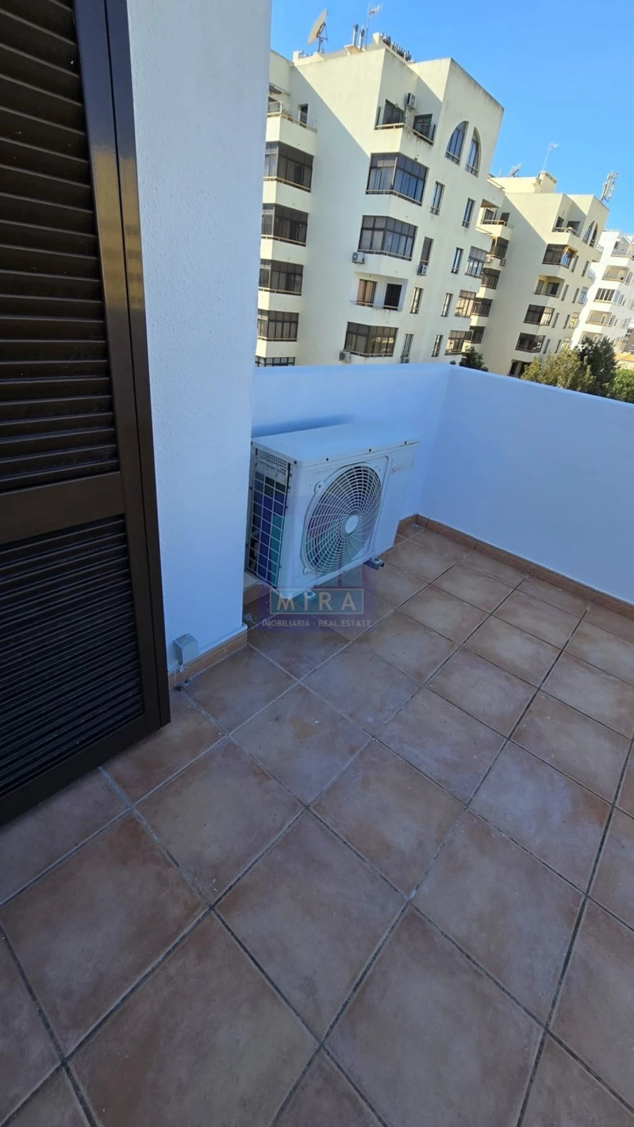 Apartamento T2 para Venda em Quarteira Foto 19