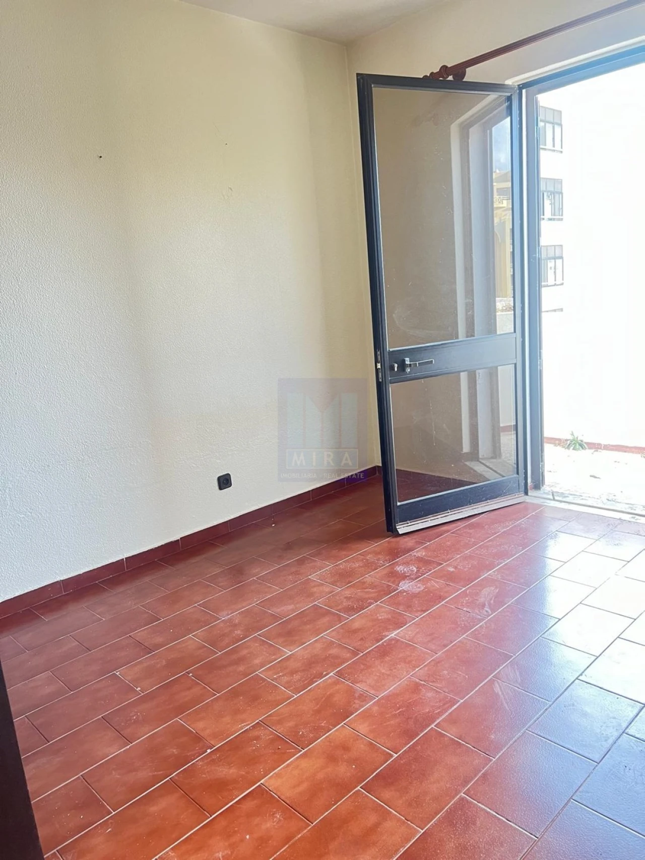Apartamento T2 para Venda em Quarteira Foto 16