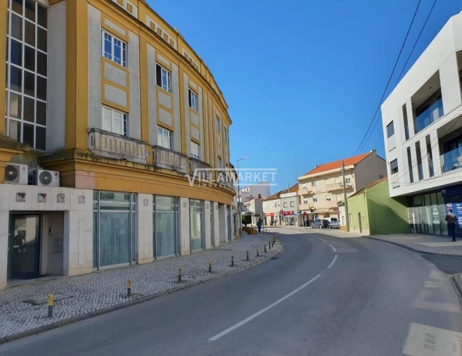 Negócio para Venda em Samora Correia Foto 1