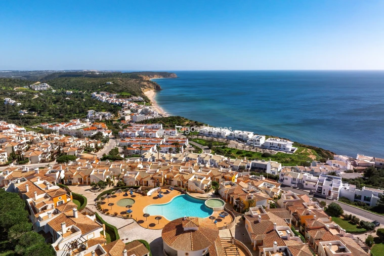 Moradia T2 para Venda em Budens Foto 10