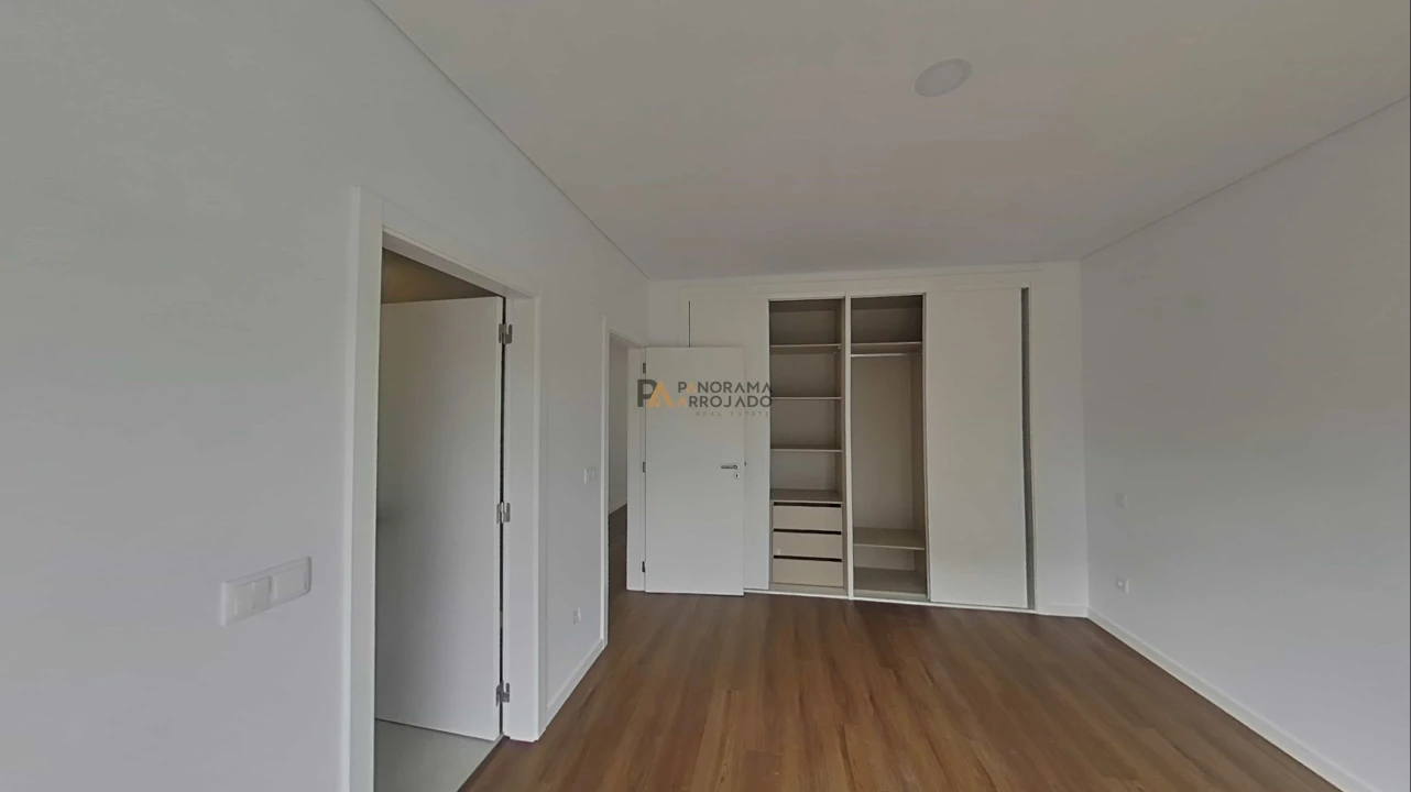 Moradia T4 para Venda em Fernao Ferro Foto 24