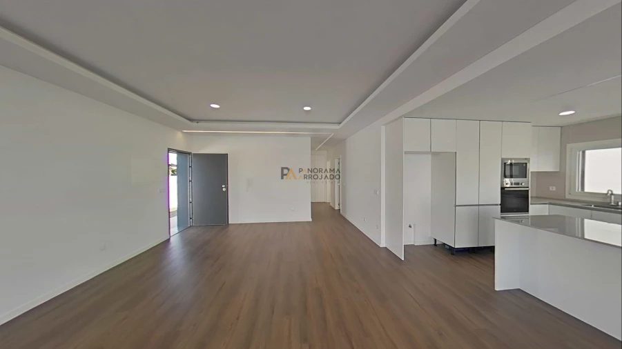 Moradia T4 para Venda em Fernao Ferro Foto 3