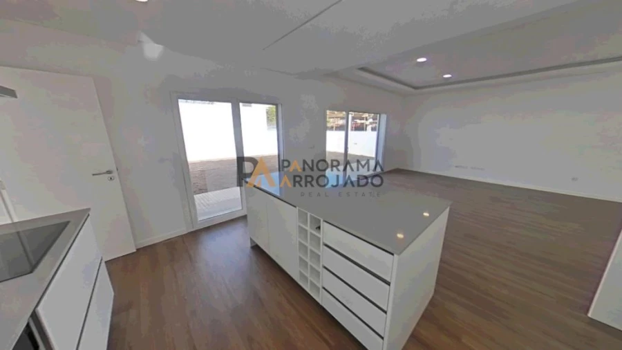 Moradia T4 para Venda em Fernao Ferro Foto 9