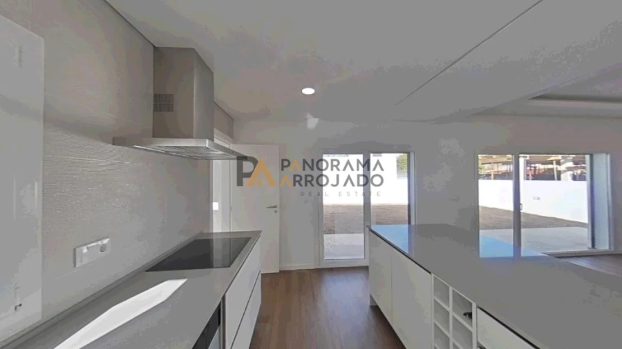 Moradia T4 para Venda em Fernao Ferro Foto 8