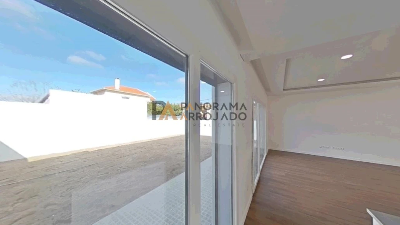 Moradia T4 para Venda em Fernao Ferro Foto 12