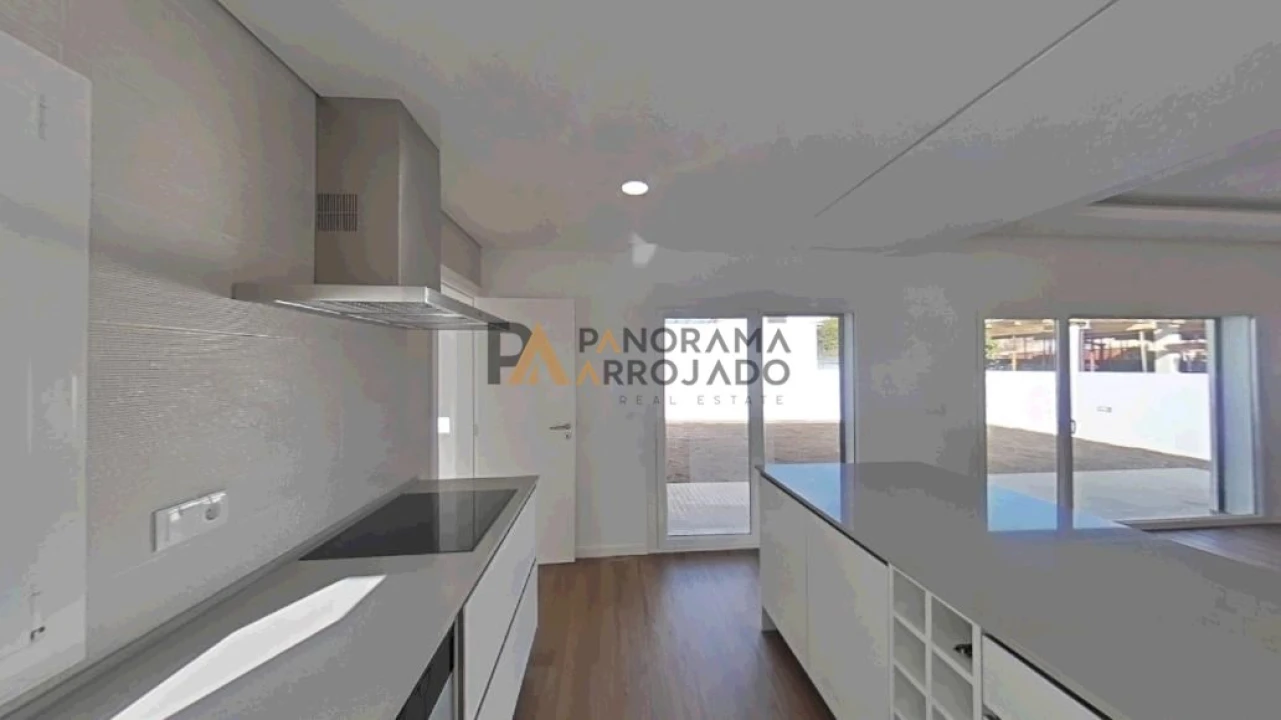 Moradia T4 para Venda em Fernao Ferro Foto 8