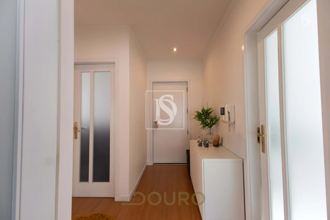 Apartamento T2 para Venda em Santa Marinha e São Pedro da Afurada Foto 1