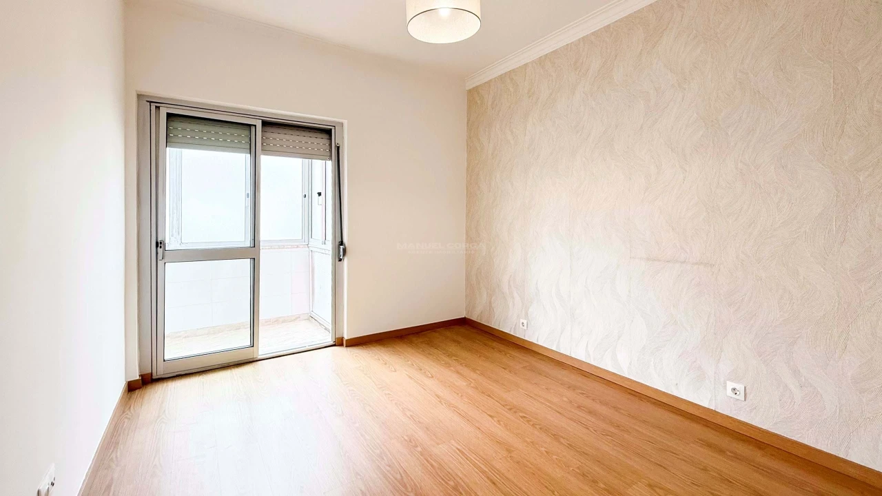Apartamento T2 para Arrendamento em Agualva e Mira-Sintra Foto 6