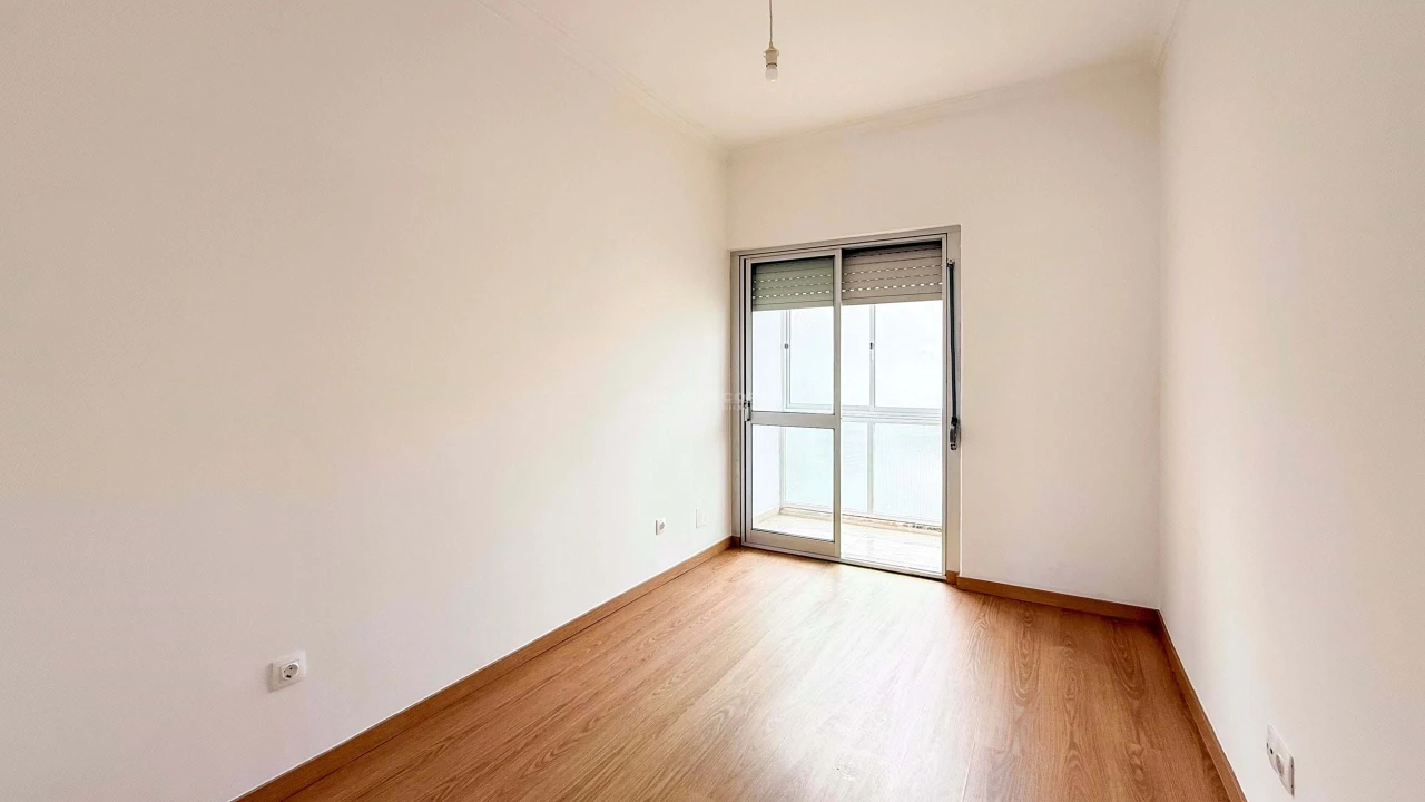 Apartamento T2 para Arrendamento em Agualva e Mira-Sintra Foto 5