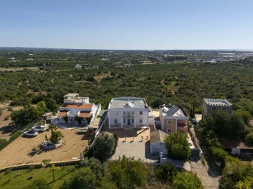 Moradia T4 para Venda em Olhão