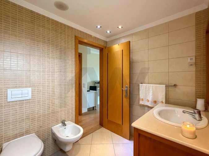 Apartamento T2 para Venda em Pechão Foto 15