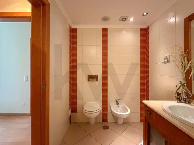 Apartamento T2 para Venda em Pechão Foto 25