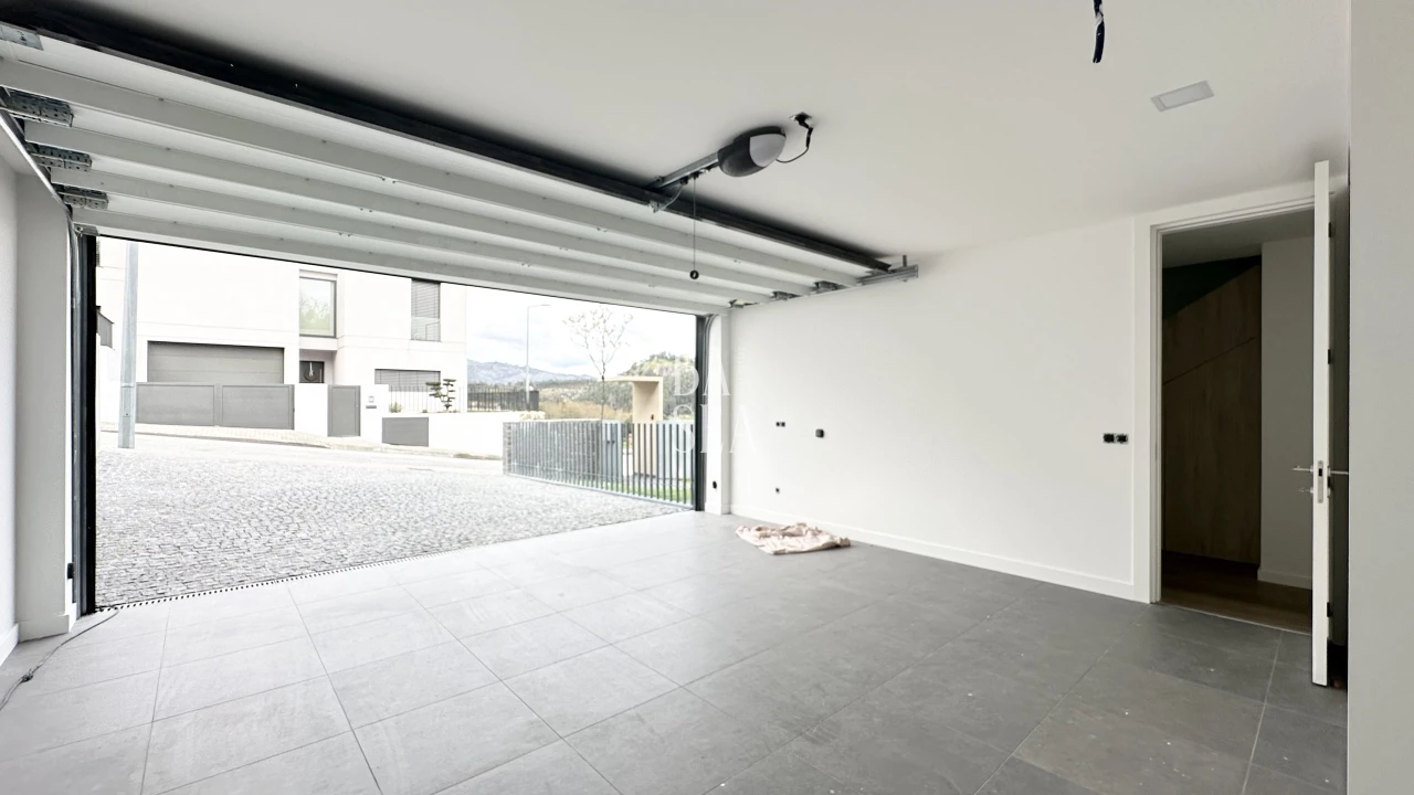 Moradia T3 para Venda em Lanhoso Foto 10