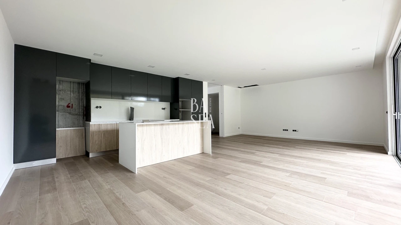 Moradia T3 para Venda em Lanhoso Foto 1