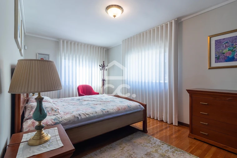 Moradia T5 para Venda em Aldoar, Foz do Douro e Nevogilde Foto 9