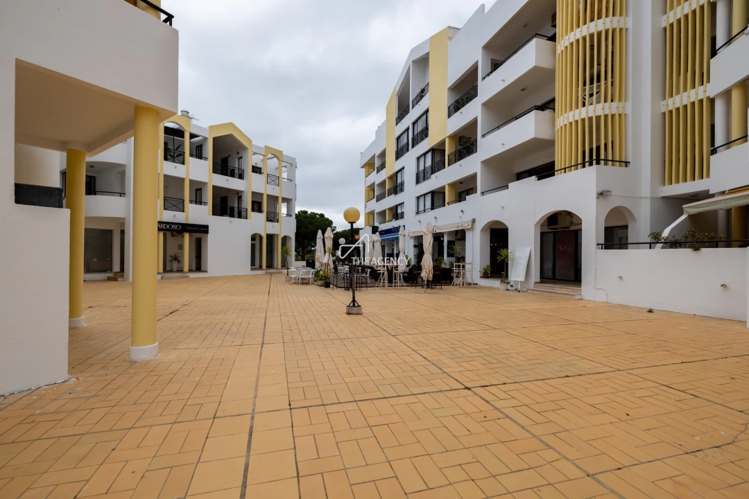 Apartamento T1 para Venda em Quarteira Foto 20