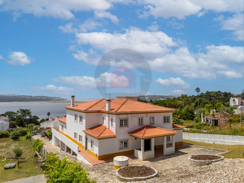 Moradia T5 para Venda em Nadadouro Foto 2