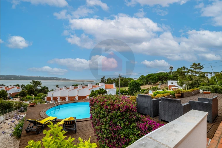 Moradia T5 para Venda em Nadadouro Foto 8