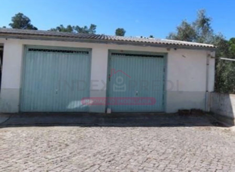 Garagem para Venda em Santa Clara e Castelo Viegas Foto 3