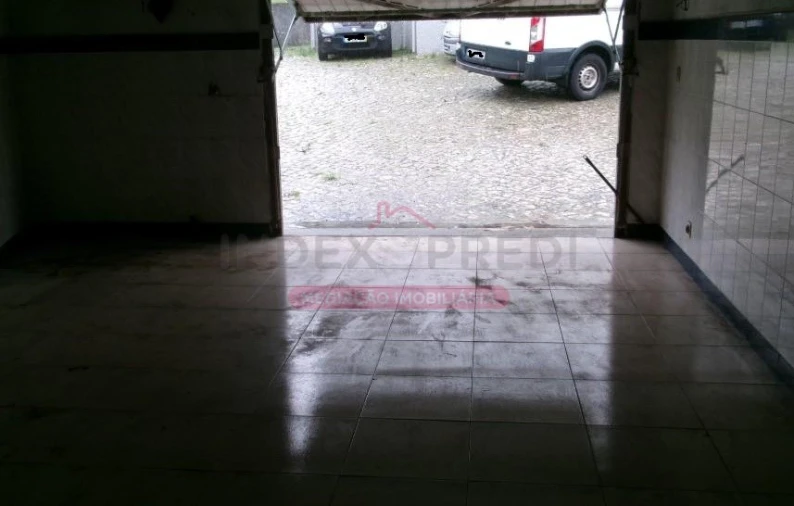 Garagem para Venda em Santa Clara e Castelo Viegas Foto 1