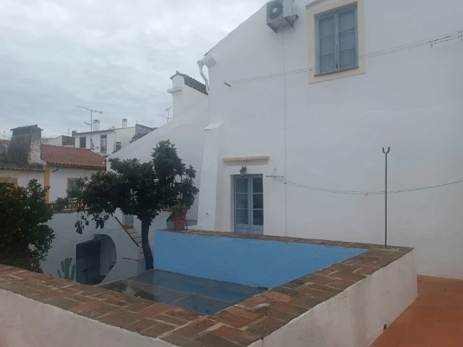 Moradia T6 para Venda em Sé e São Lourenço Foto 1