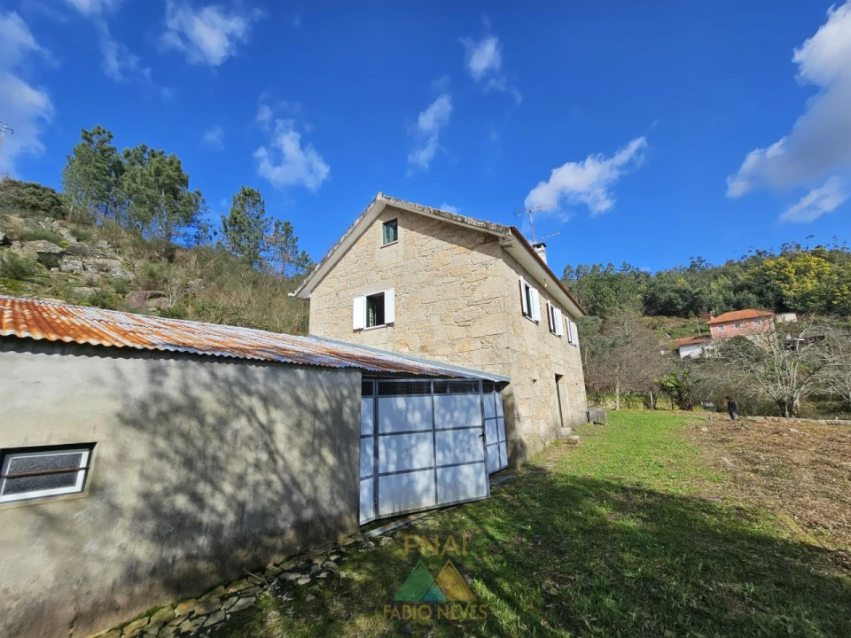 Moradia T3 para Venda em Navió e Vitorino dos Piães Foto 4