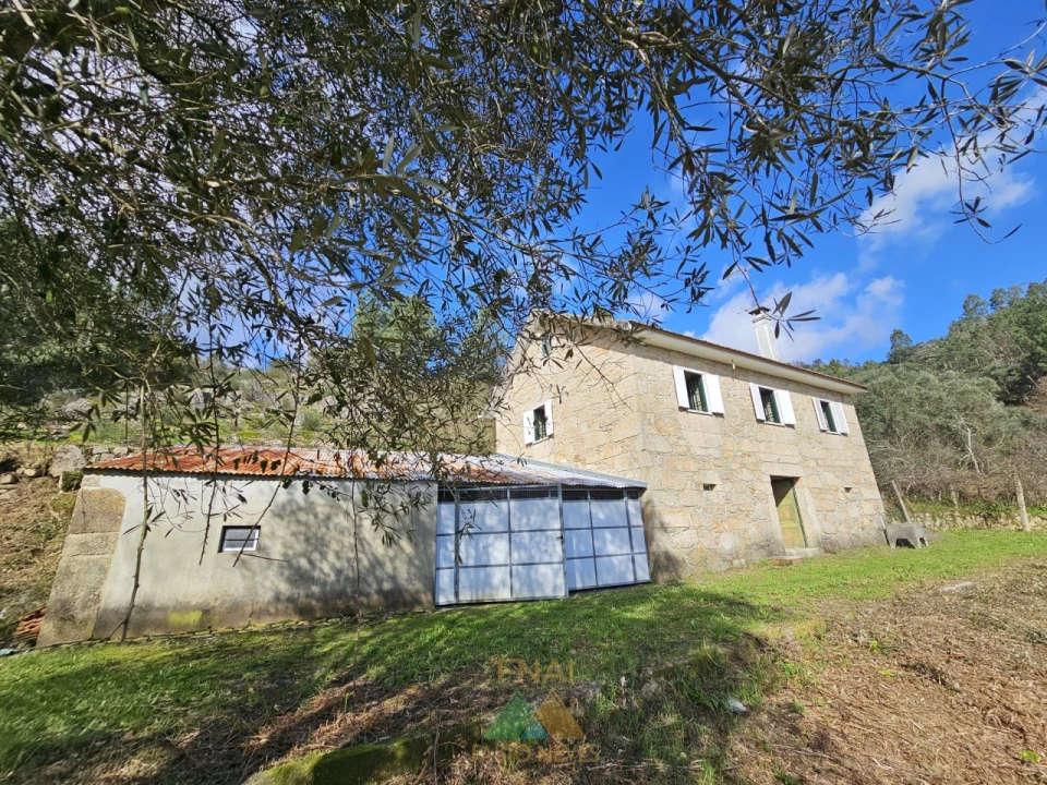 Moradia T3 para Venda em Navió e Vitorino dos Piães Foto 6