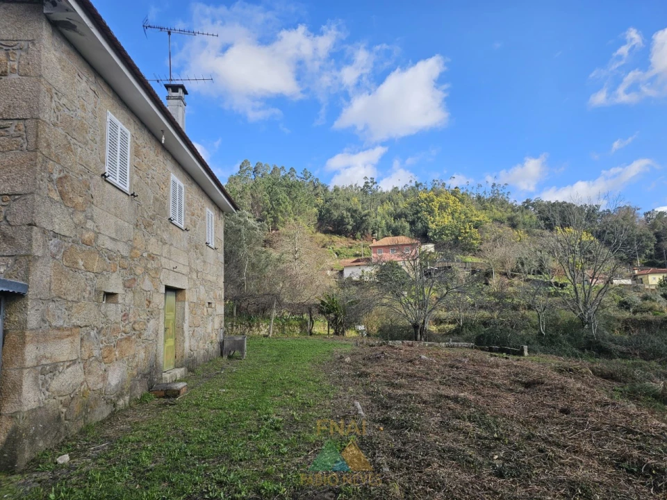Moradia T3 para Venda em Navió e Vitorino dos Piães Foto 10