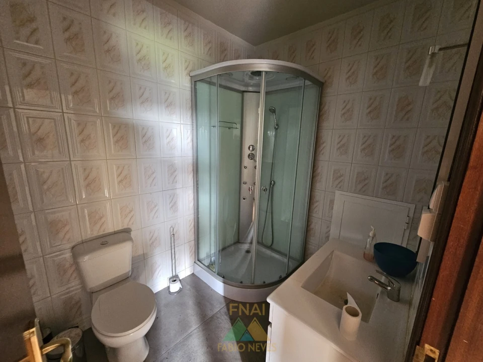 Moradia T3 para Venda em Navió e Vitorino dos Piães Foto 21