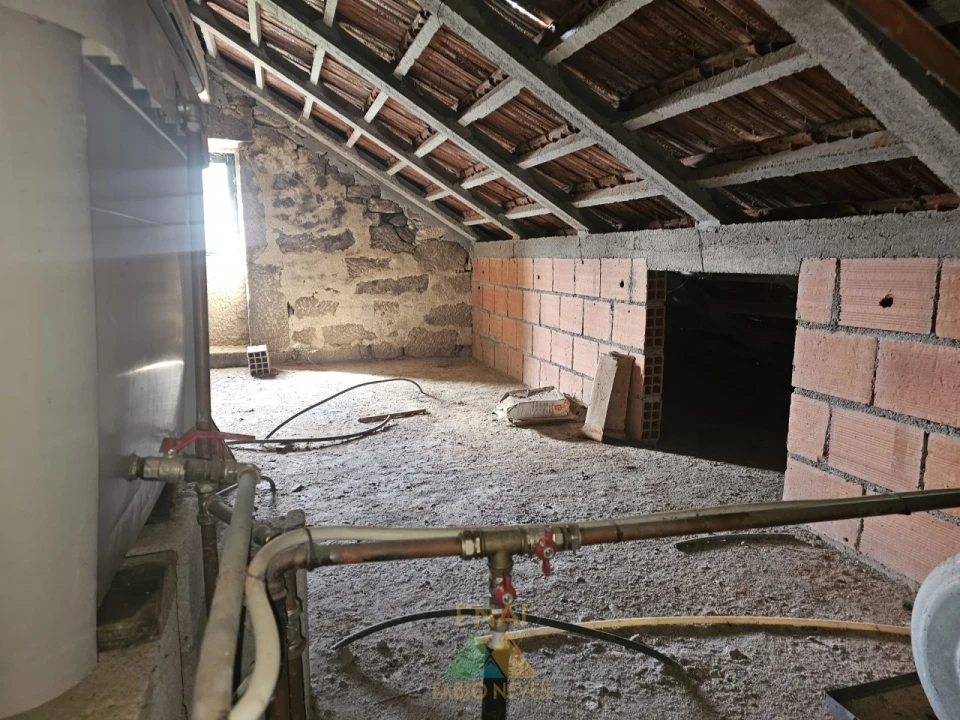 Moradia T3 para Venda em Navió e Vitorino dos Piães Foto 39