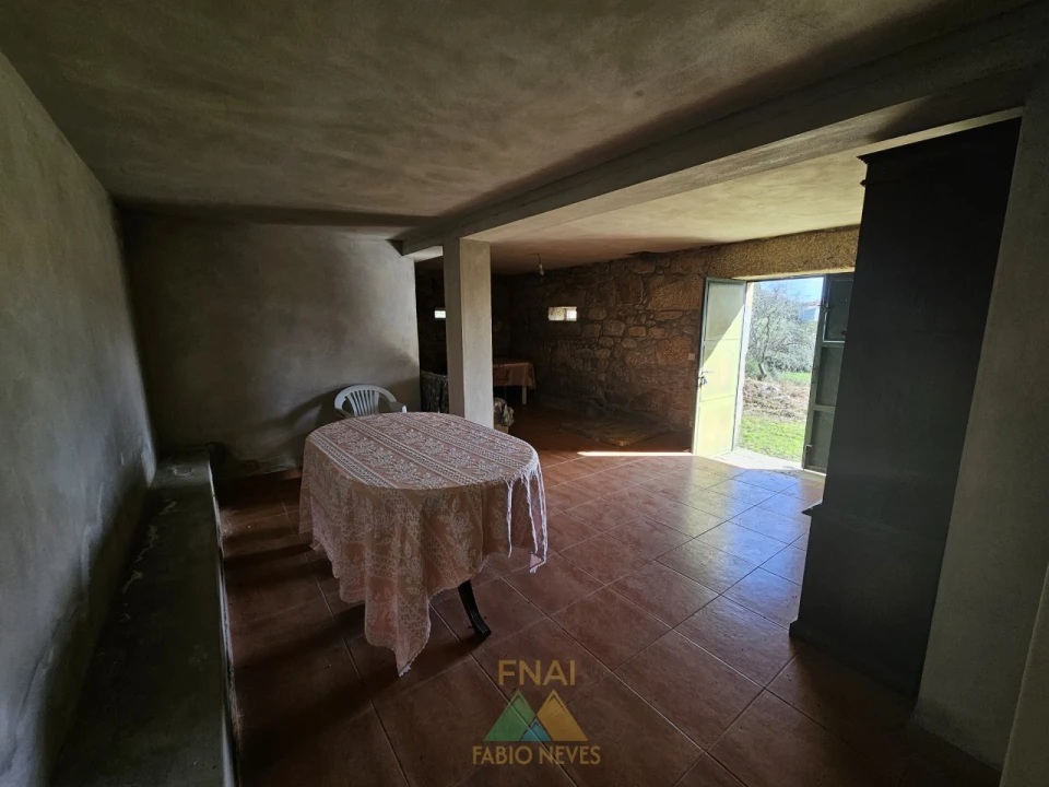 Moradia T3 para Venda em Navió e Vitorino dos Piães Foto 36