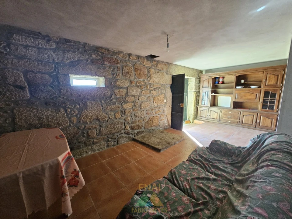 Moradia T3 para Venda em Navió e Vitorino dos Piães Foto 35