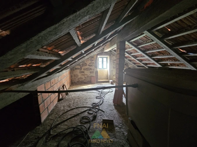 Moradia T3 para Venda em Navió e Vitorino dos Piães Foto 25