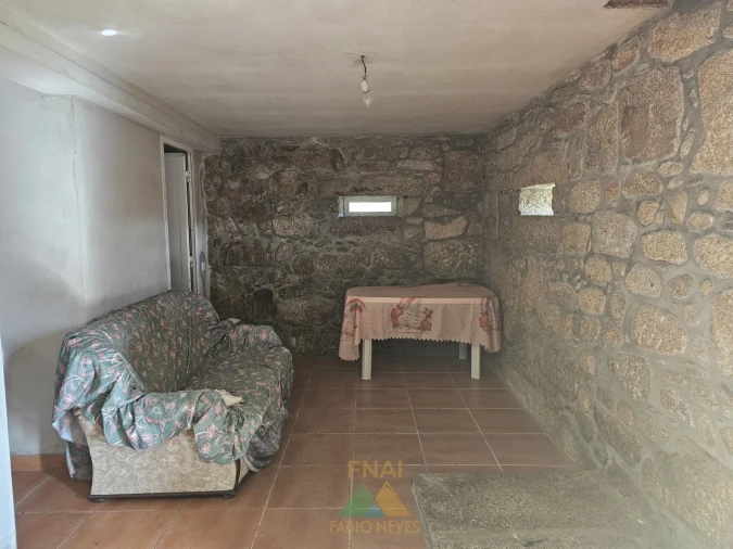 Moradia T3 para Venda em Navió e Vitorino dos Piães Foto 33