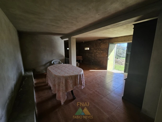 Moradia T3 para Venda em Navió e Vitorino dos Piães Foto 36