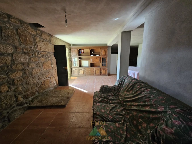 Moradia T3 para Venda em Navió e Vitorino dos Piães Foto 37