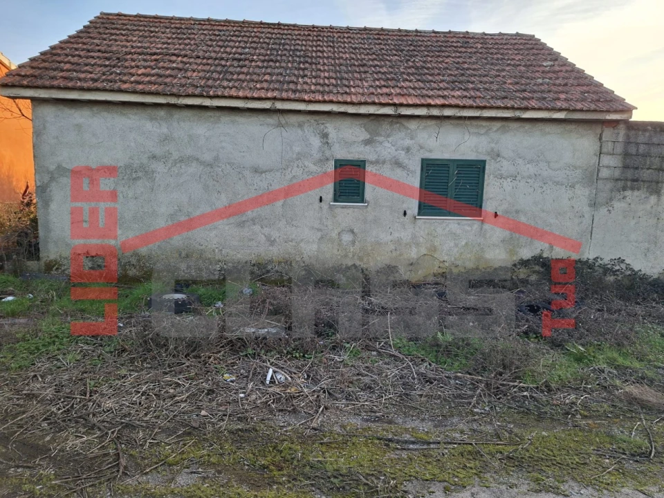 Moradia T2 para Venda em Santa Comba de Rossas Foto 4