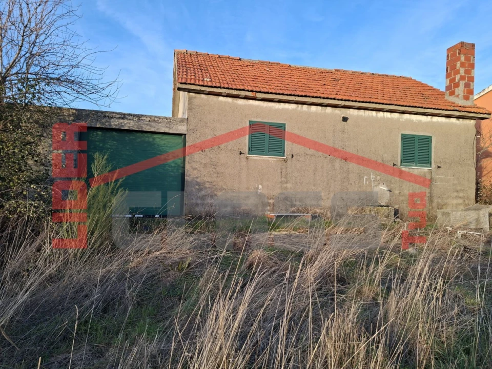 Moradia T2 para Venda em Santa Comba de Rossas Foto 3