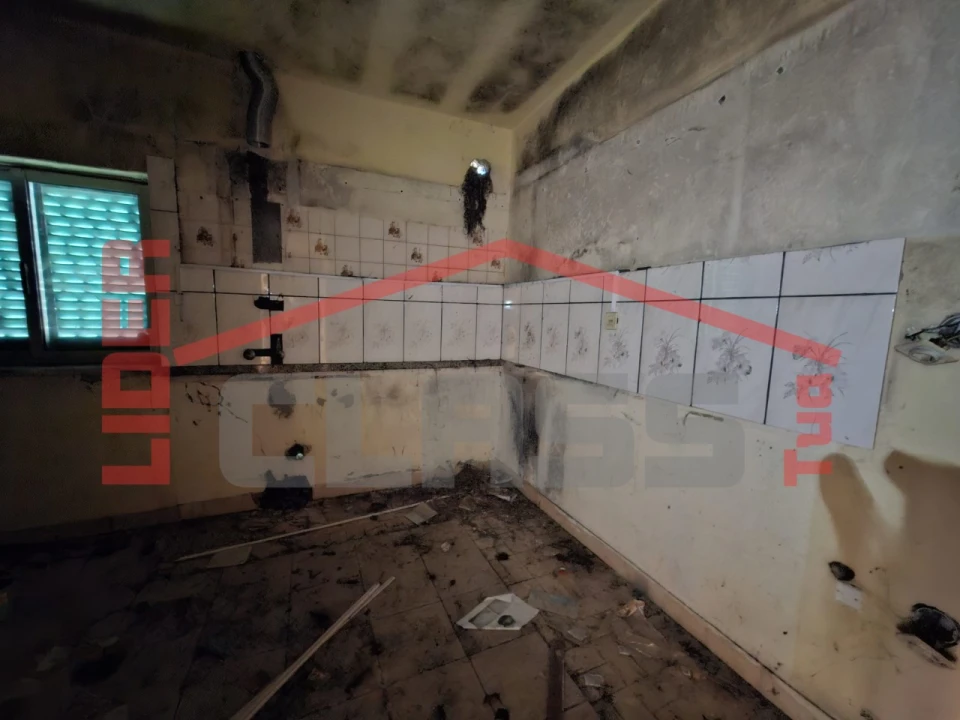 Moradia T2 para Venda em Santa Comba de Rossas Foto 6