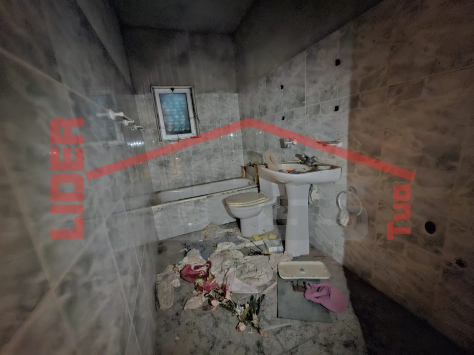 Moradia T2 para Venda em Santa Comba de Rossas Foto 8