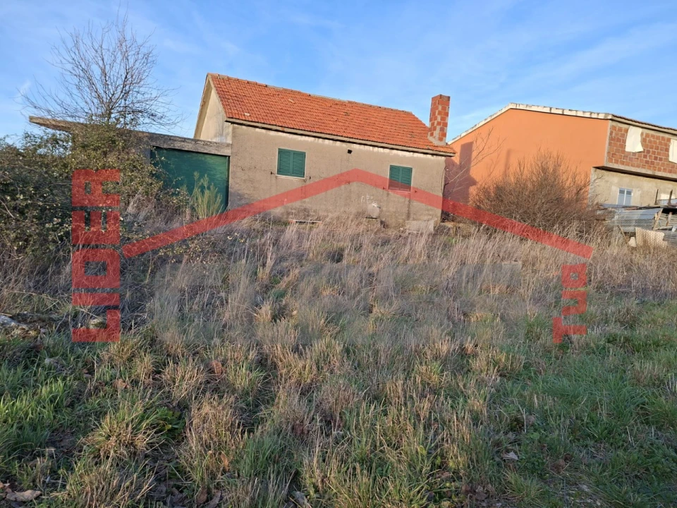 Moradia T2 para Venda em Santa Comba de Rossas Foto 10