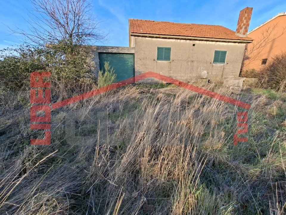 Moradia T2 para Venda em Santa Comba de Rossas Foto 11