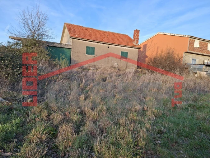 Moradia T2 para Venda em Santa Comba de Rossas Foto 10