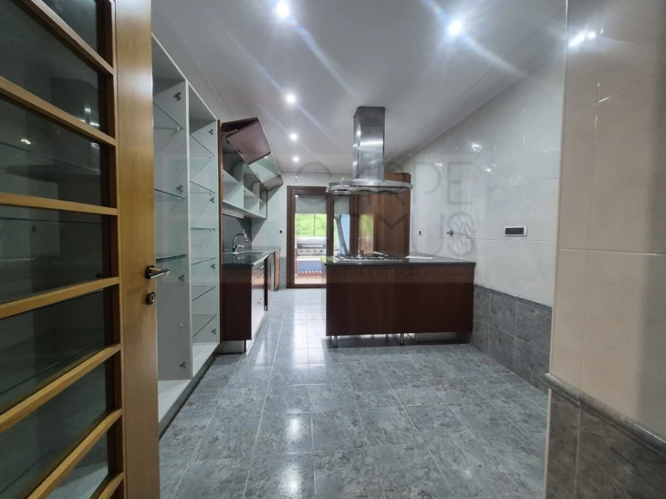 Apartamento T2 para Venda em Vila Franca de Xira Foto 2