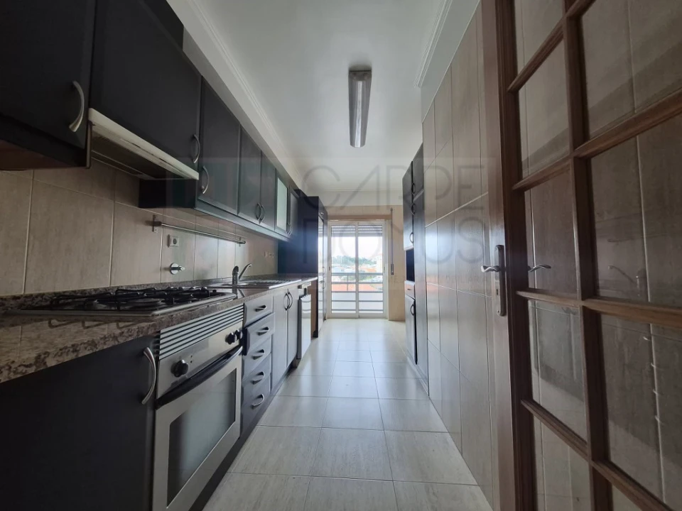 Apartamento T2 para Venda em Laranjeiro e Feijó Foto 1