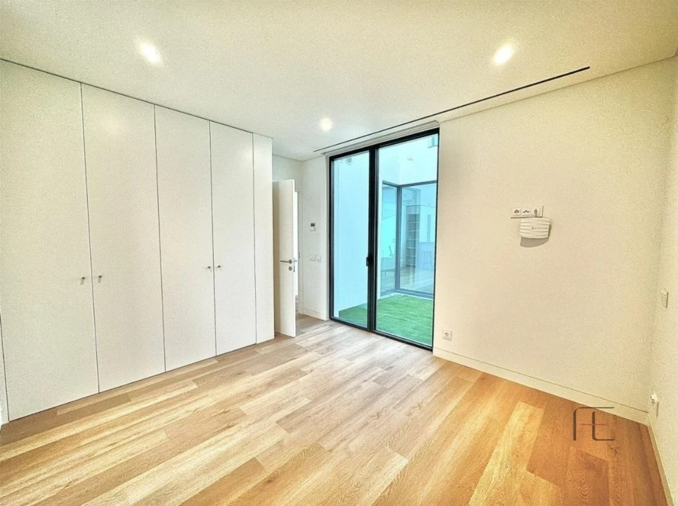 Moradia T3 para Venda em Quarteira Foto 7