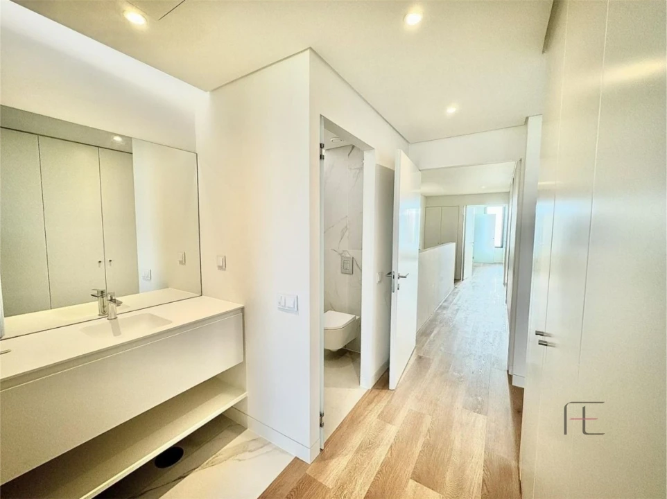 Moradia T3 para Venda em Quarteira Foto 13